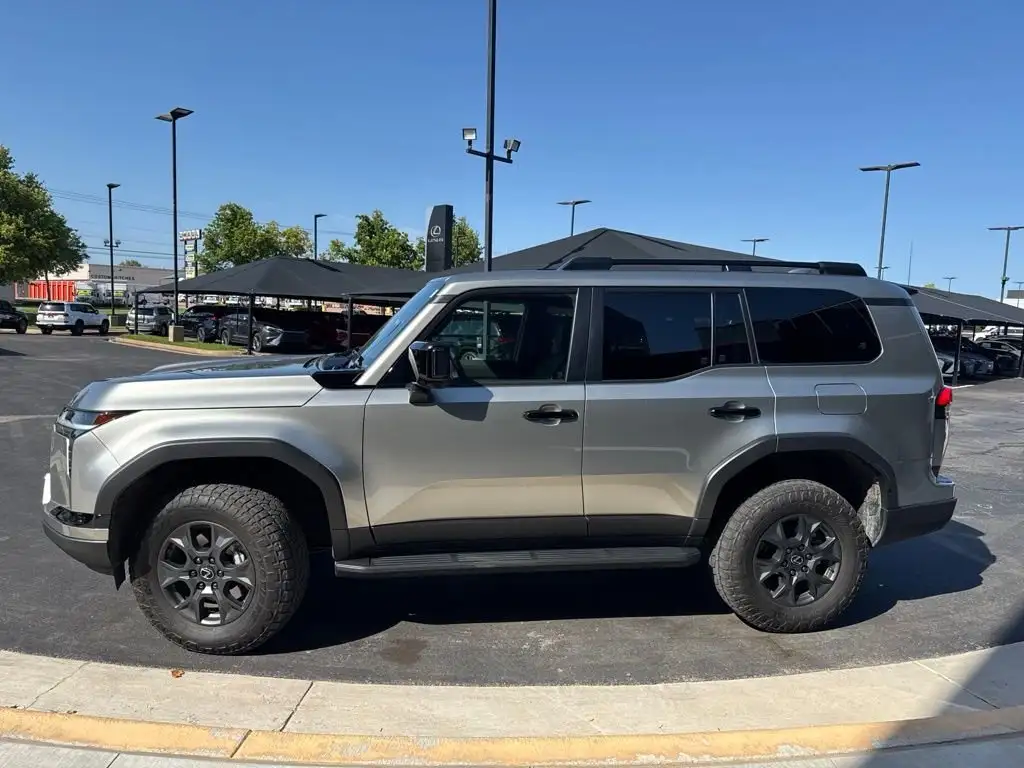 2025 Lexus GX 460 550 Overtrail's photo