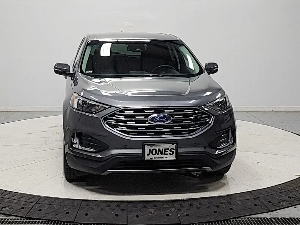 2023 Ford Edge Titanium AWD photo 3