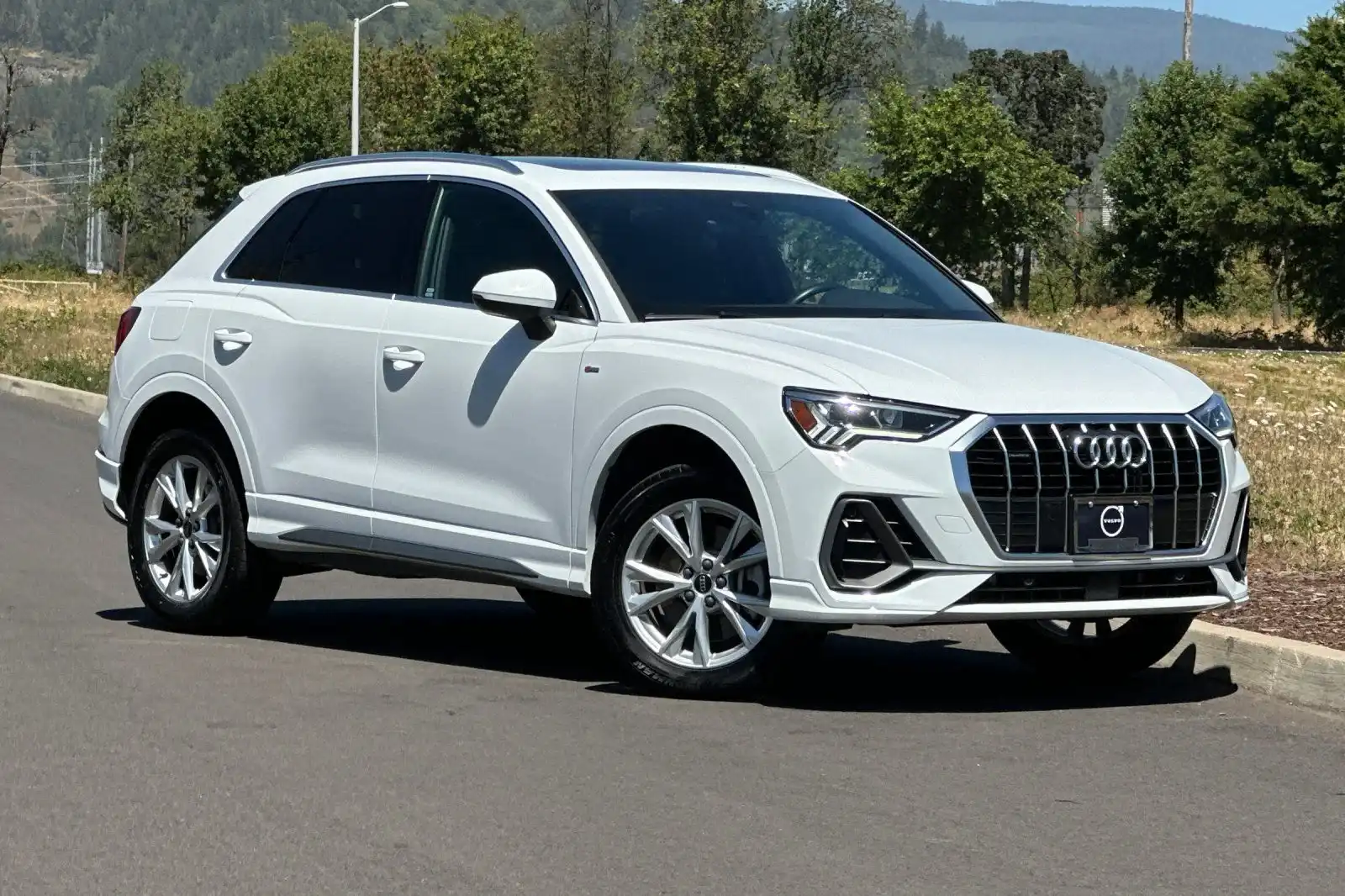 2025 Audi Q3 45 TFSI S Line Premium quattro's photo