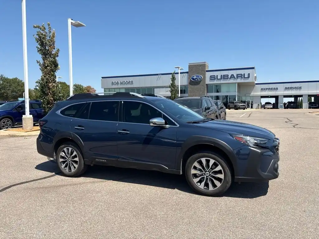 2024 Subaru Outback Touring's photo