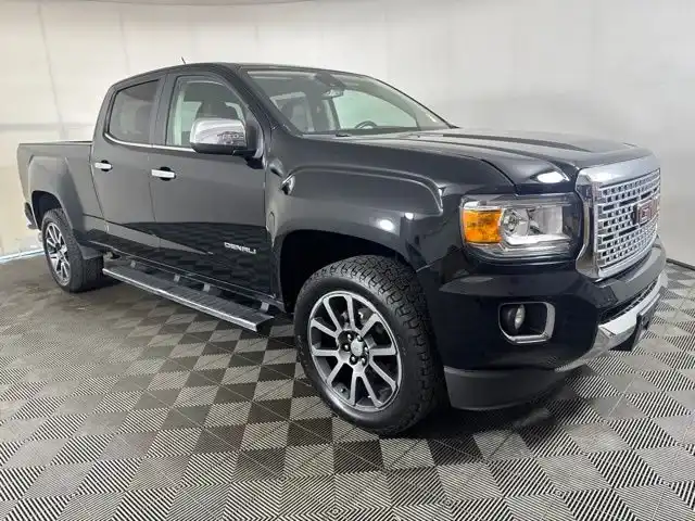 2018 GMC Canyon 4WD Denali Crew Cab Long Box's photo