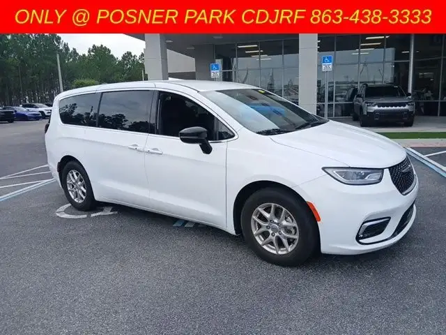 2025 Chrysler Pacifica Select photo 1