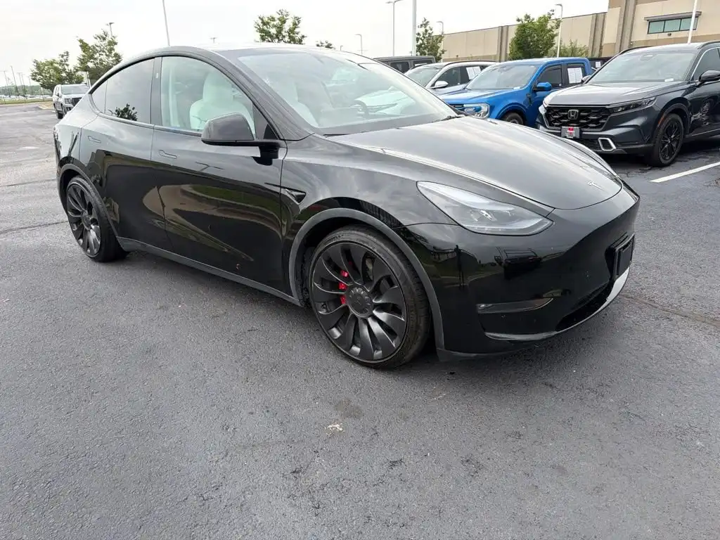 2023 Tesla Model Y Performance Dual Motor All-Wheel Drive's photo