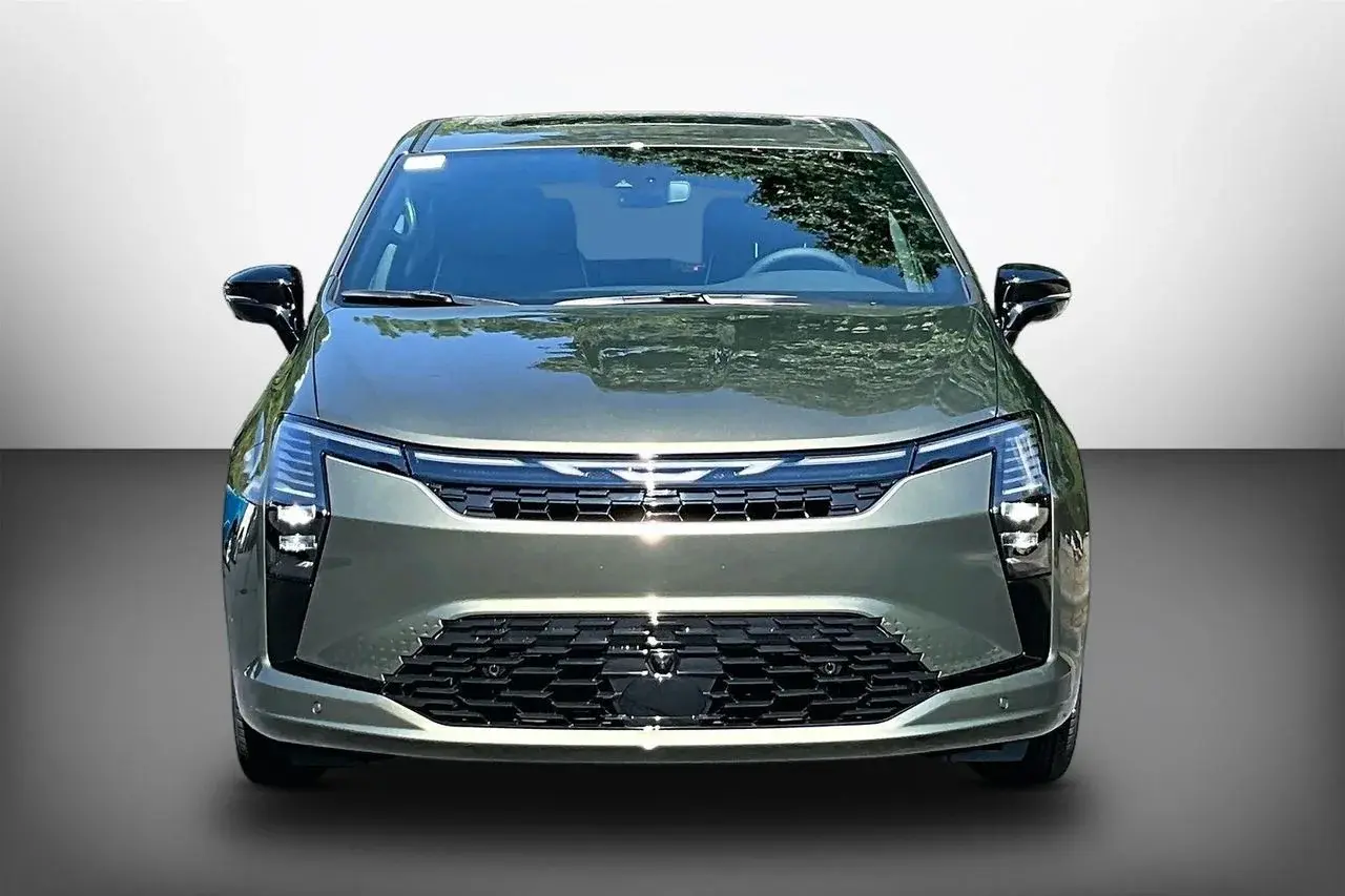 2027 Chrysler Pacifica Limited photo 3