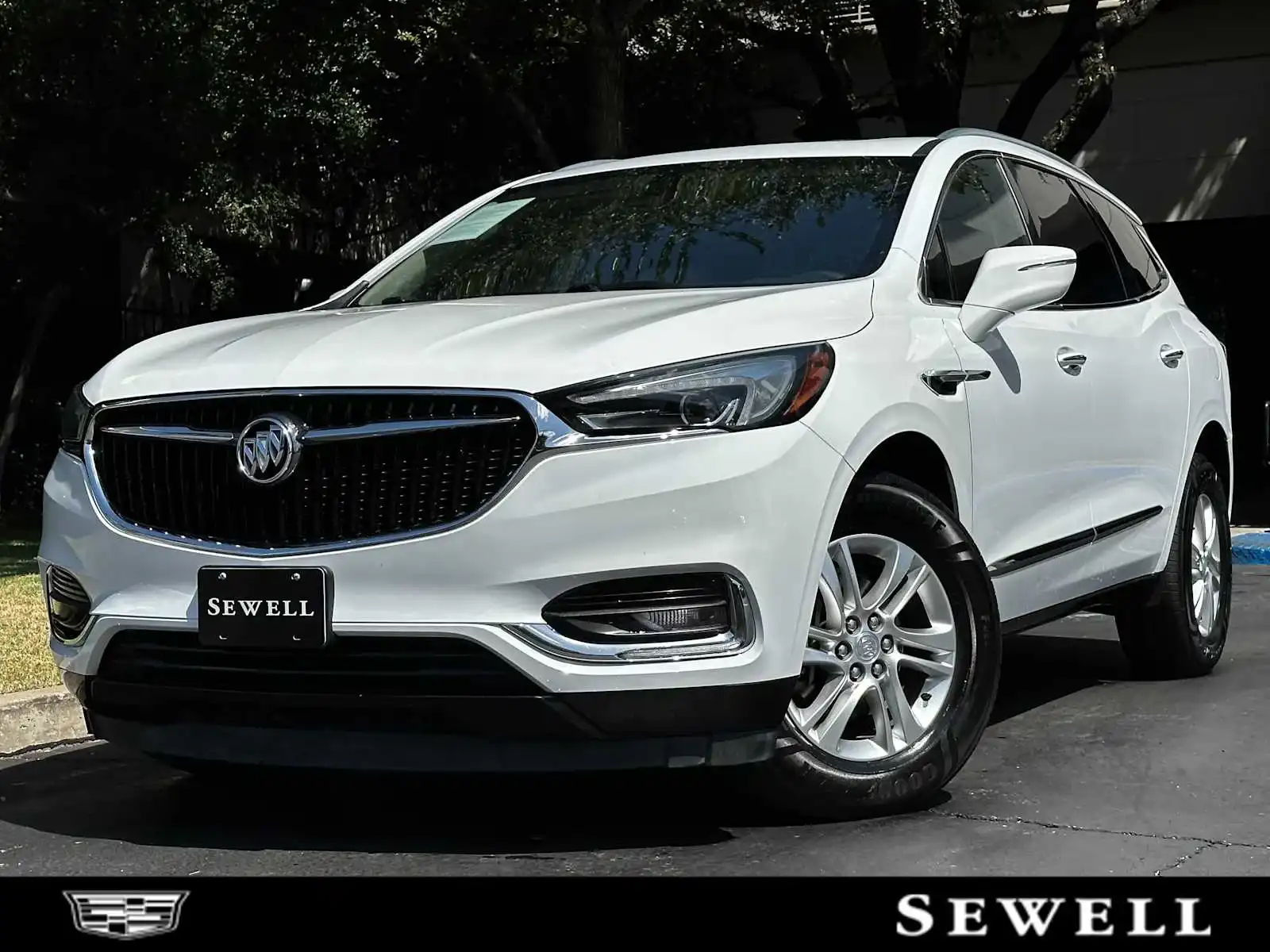 2019 Buick Enclave Essence's photo