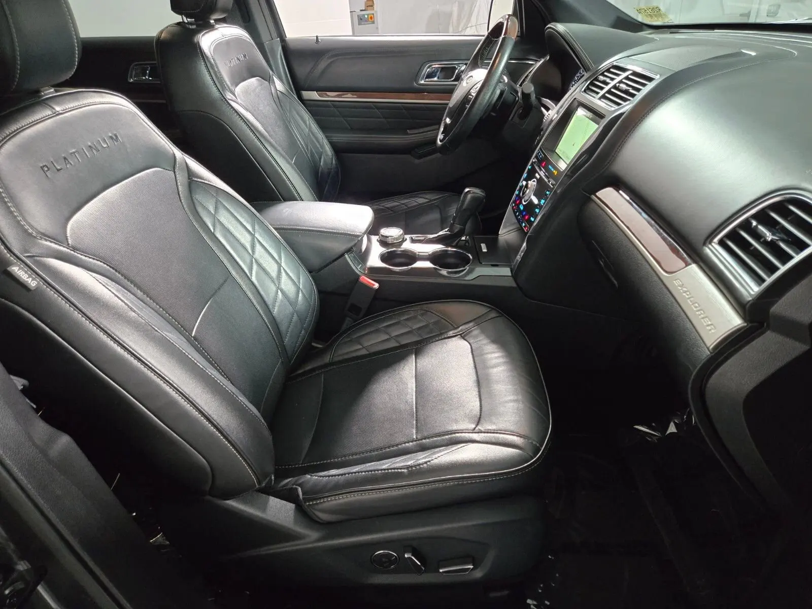 2018 Ford Explorer Platinum 4WD photo 3