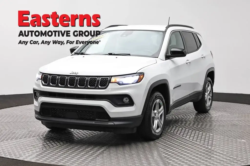 2024 Jeep Compass Latitude 4X4 photo 1