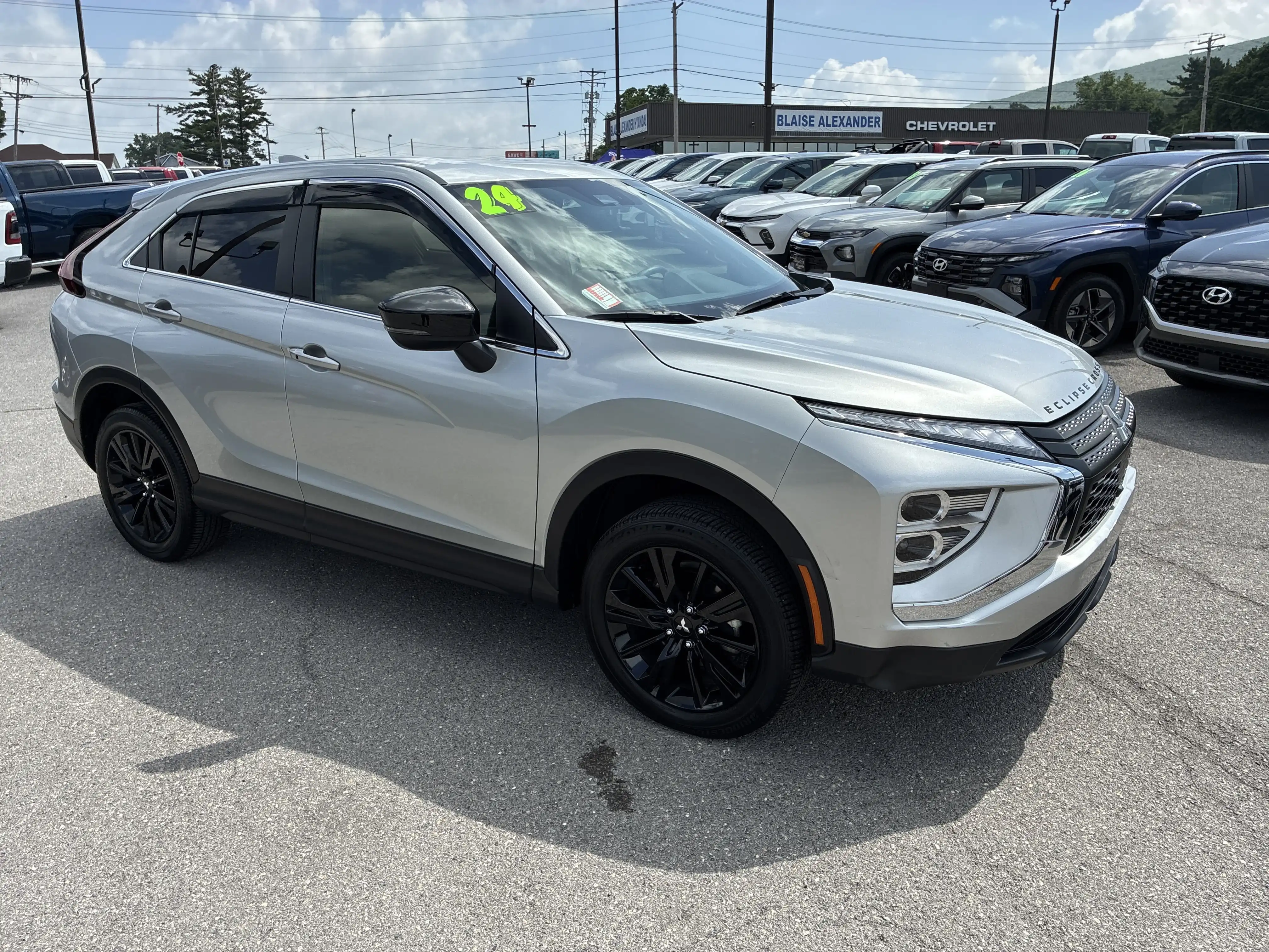 2024 Mitsubishi Eclipse Cross LE S-AWC's photo