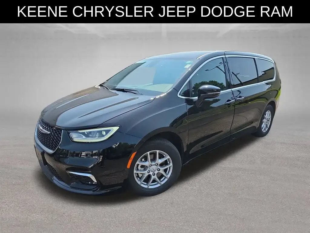 2026 Chrysler Pacifica Select photo 1