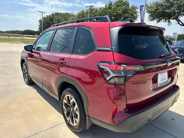 2026 Subaru Forester Premium photo 5