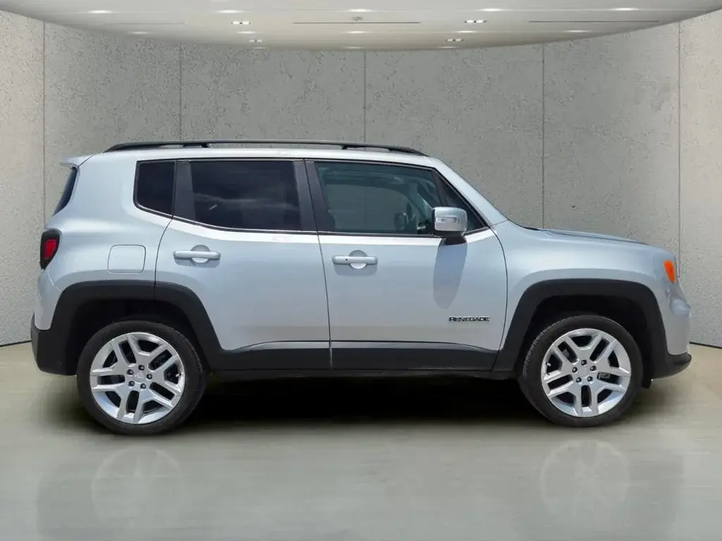 2021 Jeep Renegade Islander 4x4 photo 3