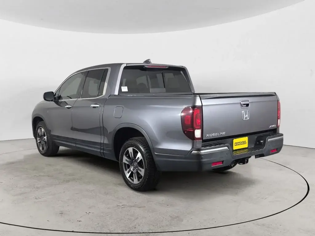 2019 Honda Ridgeline RTL-E AWD photo 3