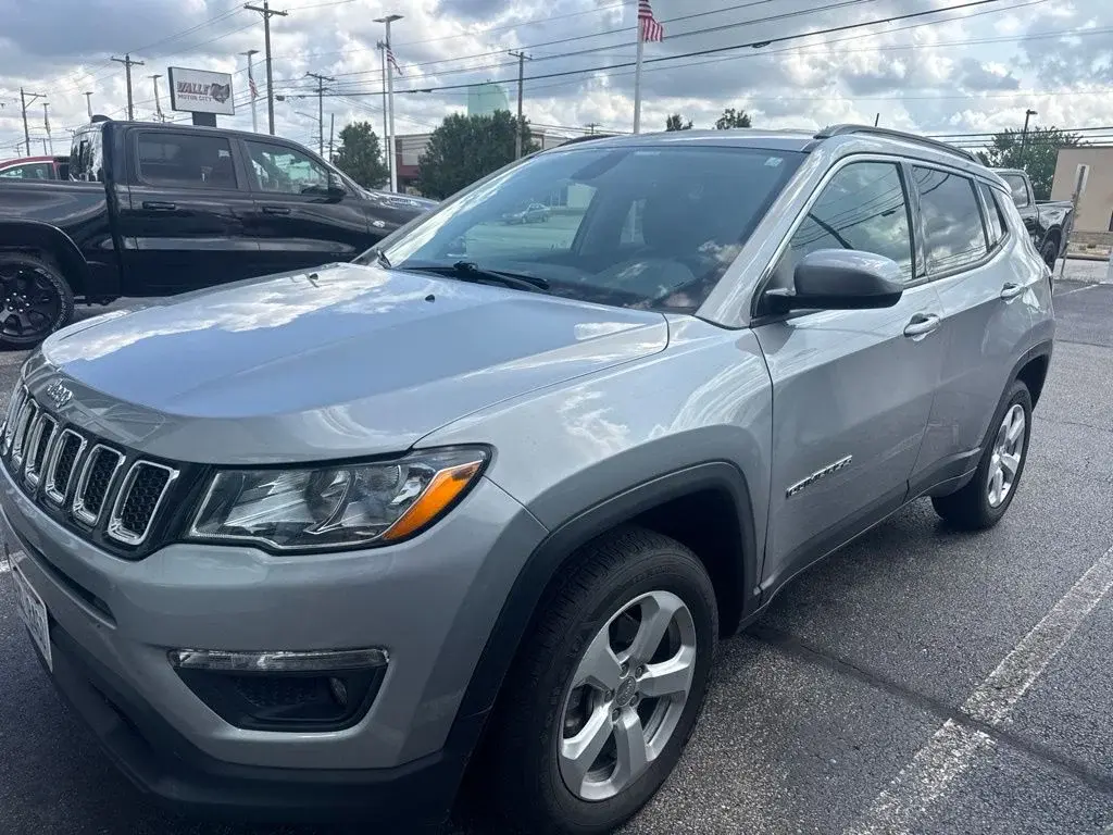 2019 Jeep Compass Latitude 4X4 photo 3