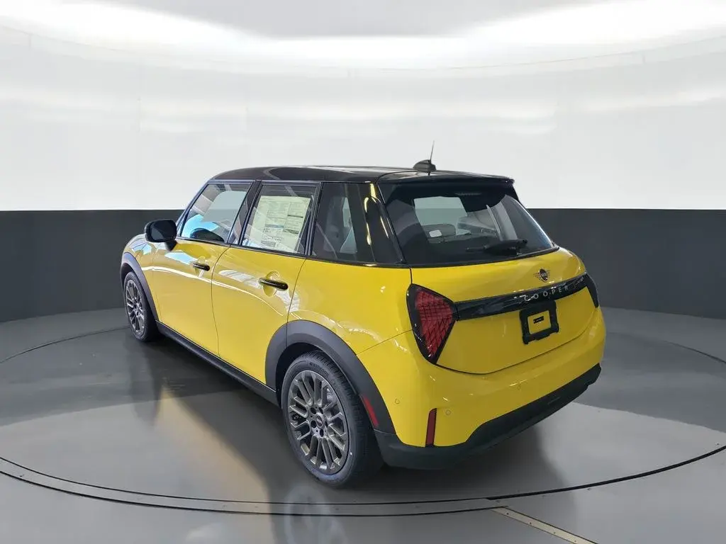 2026 MINI Hardtop Cooper S photo 4