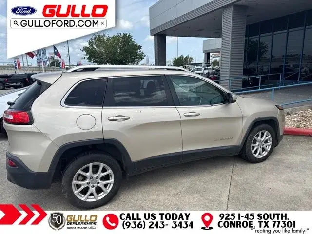 2015 Jeep Cherokee Latitude photo 3