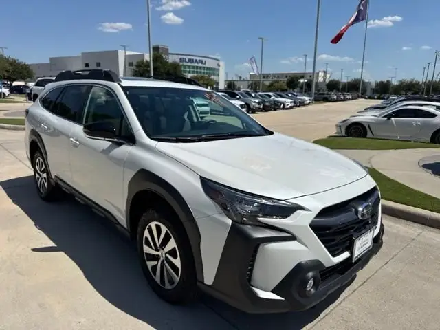 2025 Subaru Outback Premium photo 1