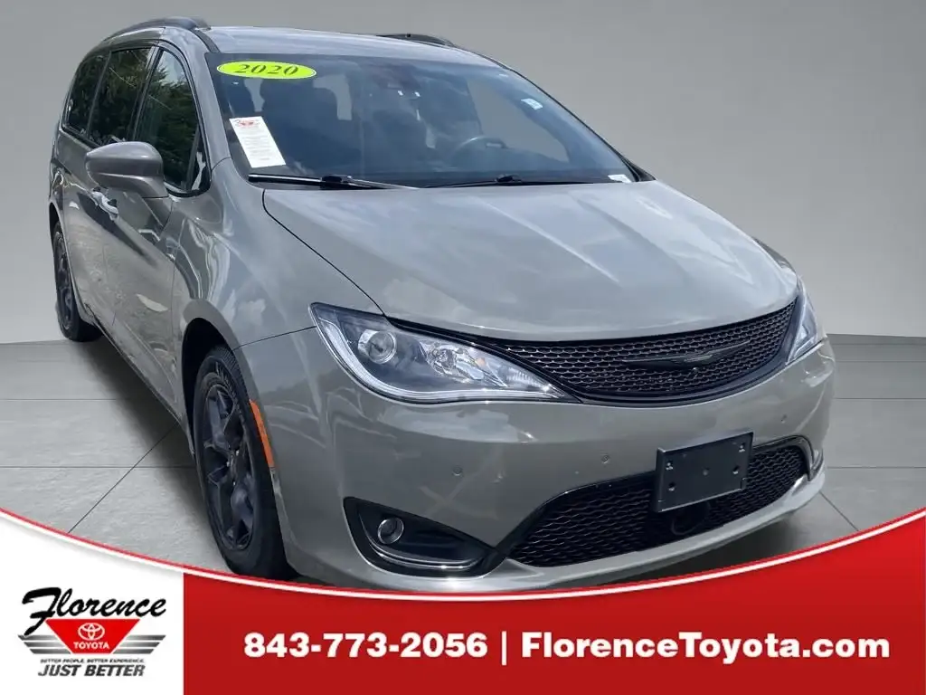 2020 Chrysler Pacifica Touring L Plus photo 1