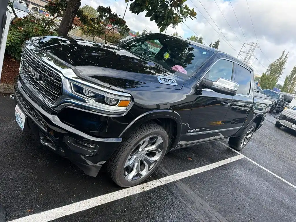 2023 RAM 1500 Limited 4WD Crew Cab 5'7's photo