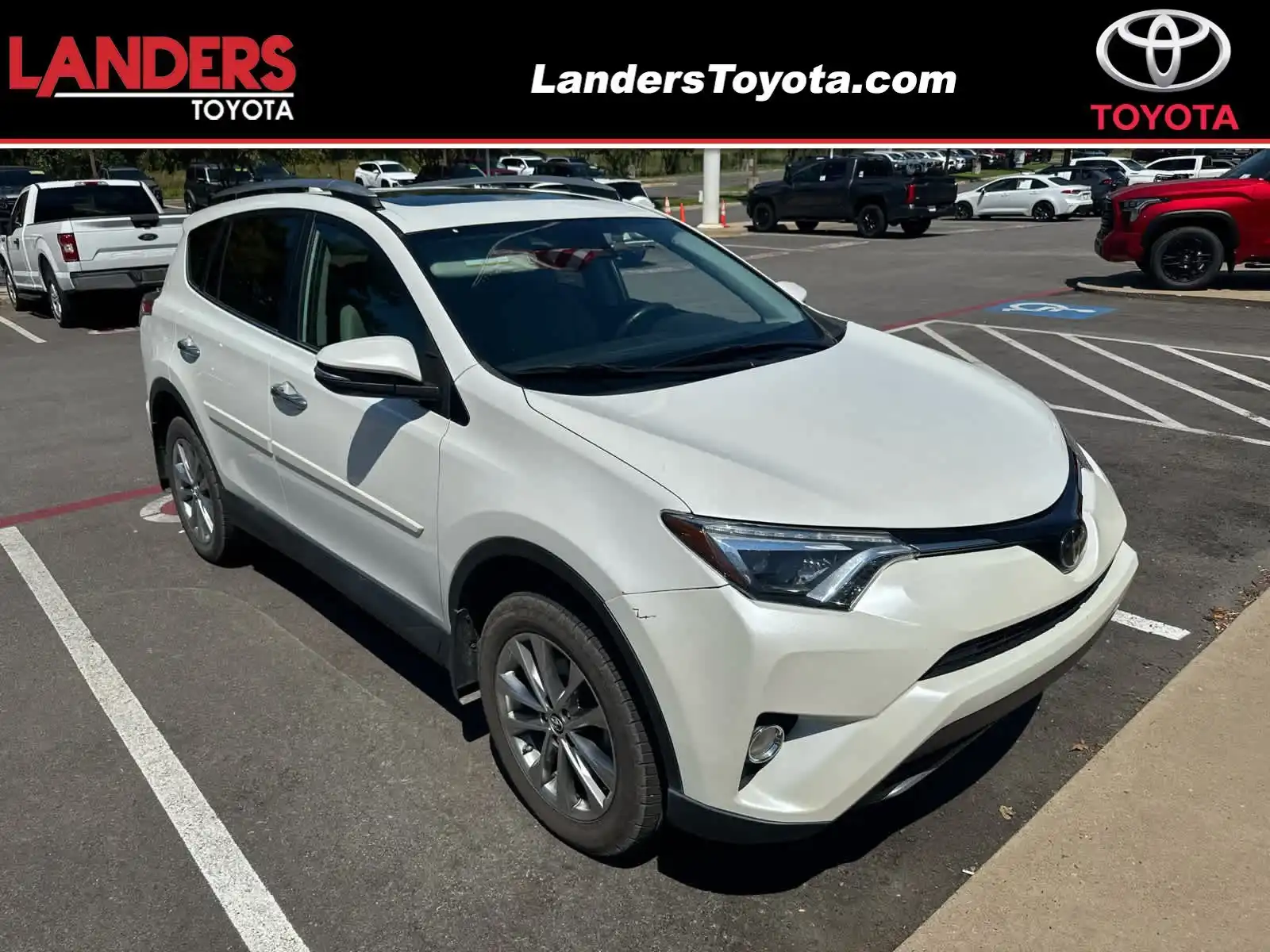 2017 Toyota RAV4 Limited's photo