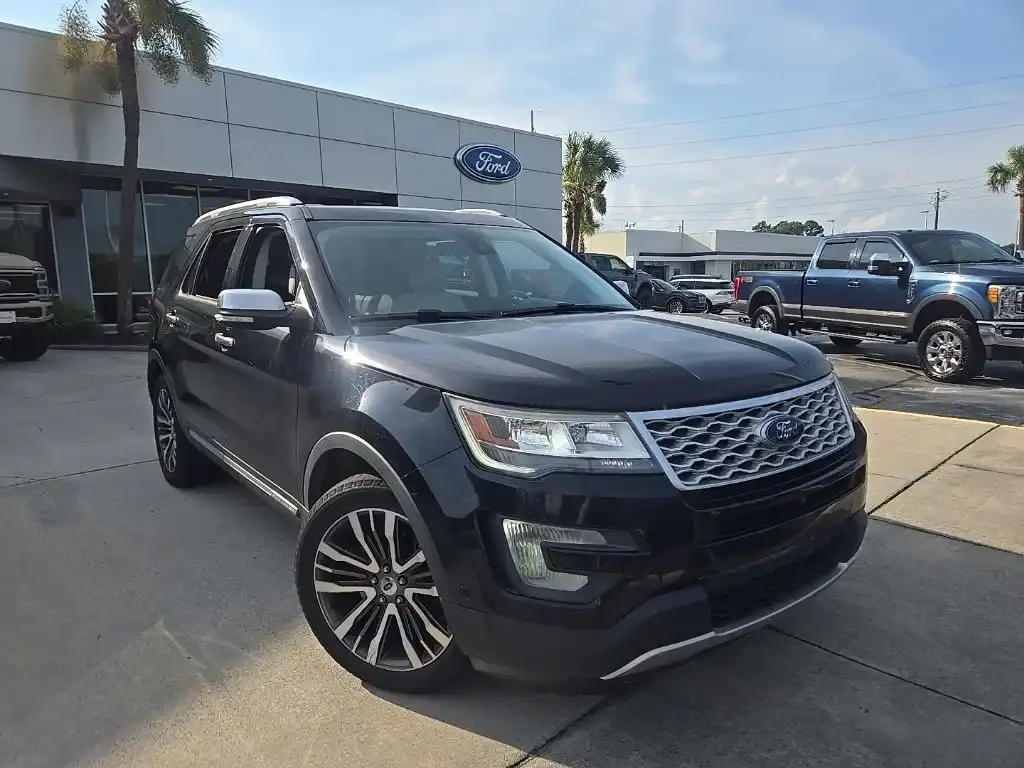 2017 Ford Explorer Platinum 4WD's photo