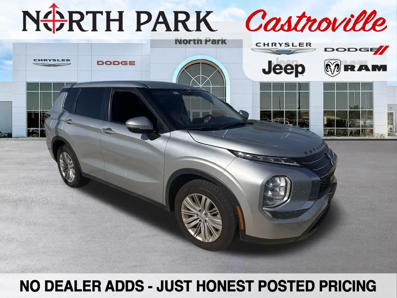 2024 Mitsubishi Outlander ES 2WD's photo