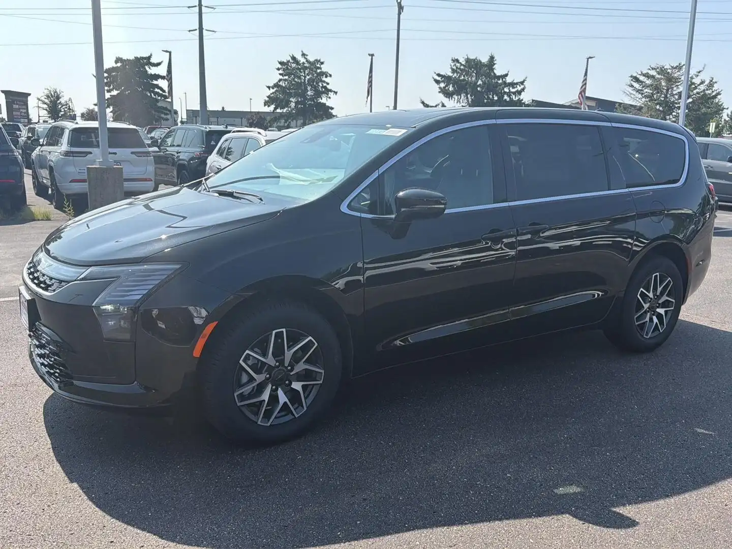 2027 Chrysler Pacifica Limited AWD's photo