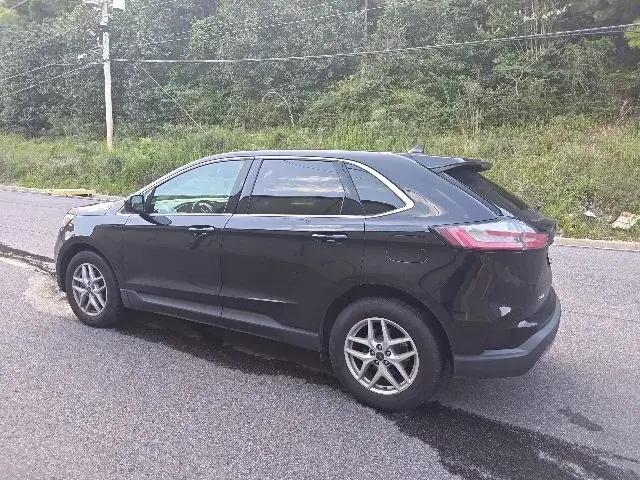 2021 Ford Edge SEL photo 4