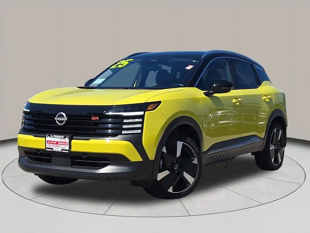 2025 Nissan Kicks 2.0 SR AWD's photo