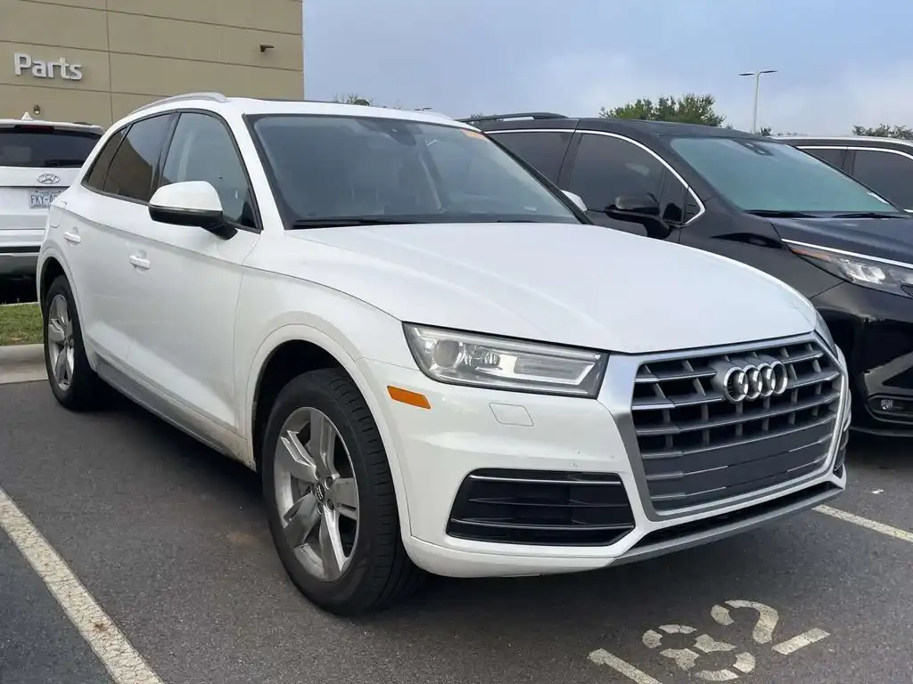 2018 Audi Q5 2.0T quattro S tronic Premium's photo