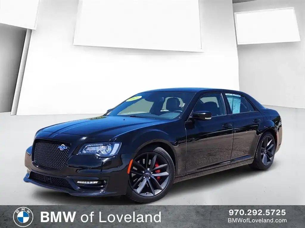 2023 Chrysler 300 C's photo