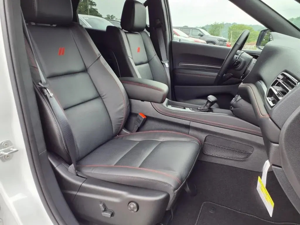 2025 Dodge Durango GT Plus AWD photo 4