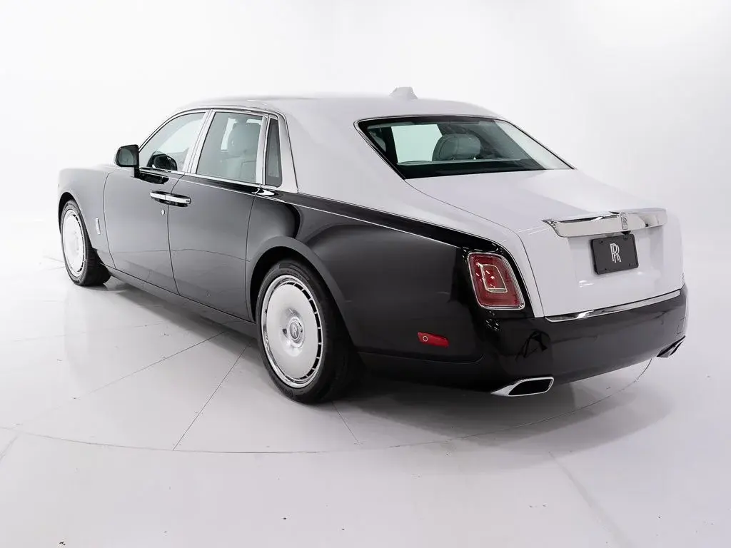 2026 Rolls-Royce Phantom Base photo 3
