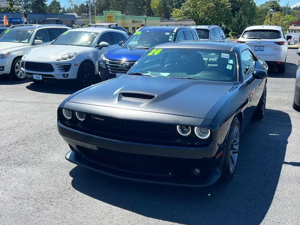 2023 Dodge Challenger R/T photo 5