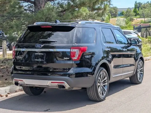 2016 Ford Explorer Platinum 4WD photo 3