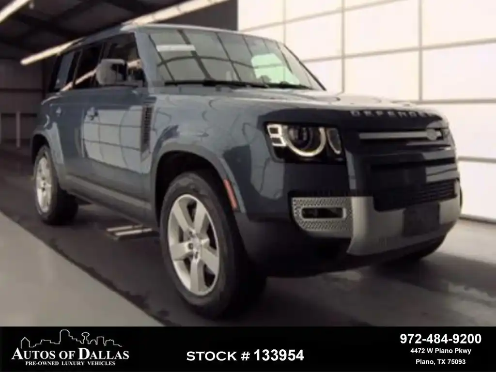 2023 Land Rover Defender SE's photo
