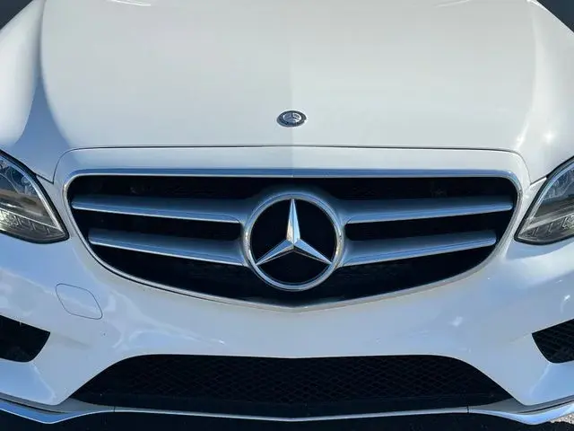 2016 Mercedes-Benz E-Class E350 Luxury photo 4