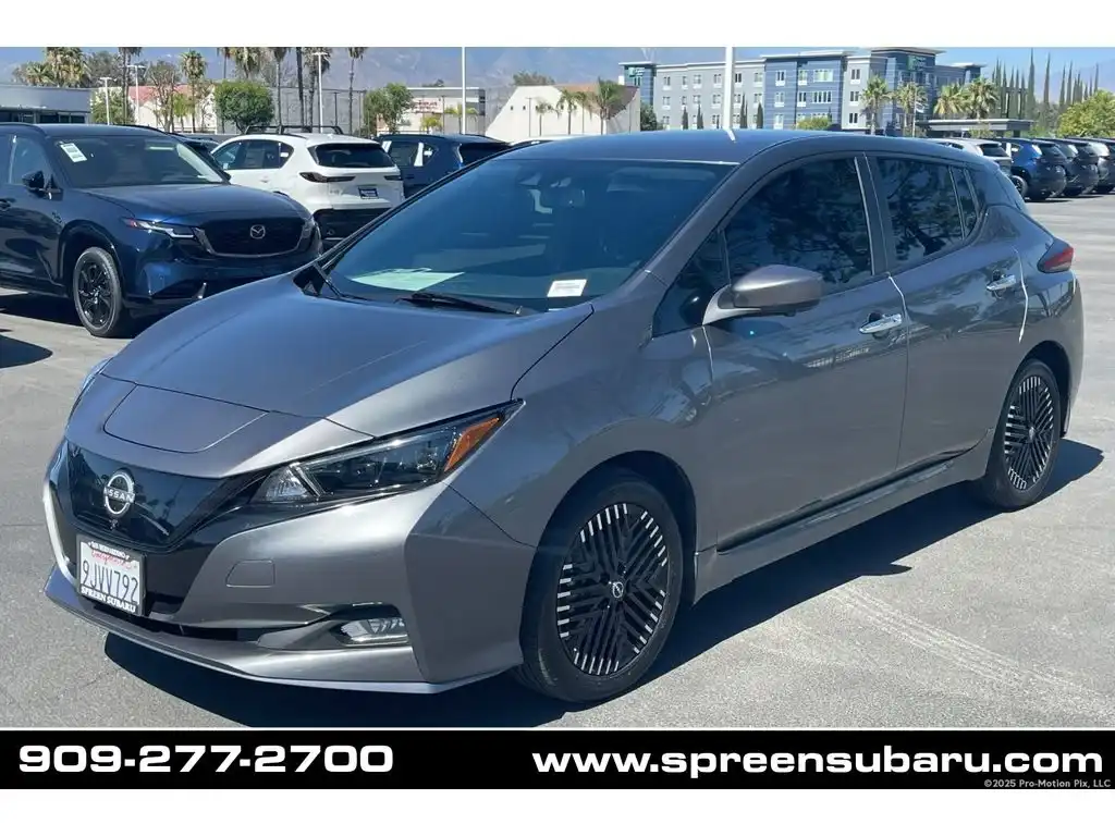 2023 Nissan Leaf SV Plus's photo