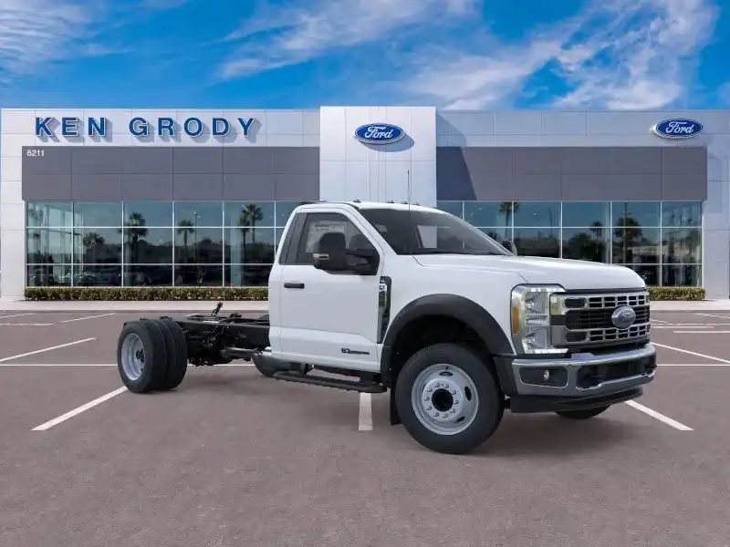 2025 Ford F-450 XL Regular Cab 169-In DRW's photo