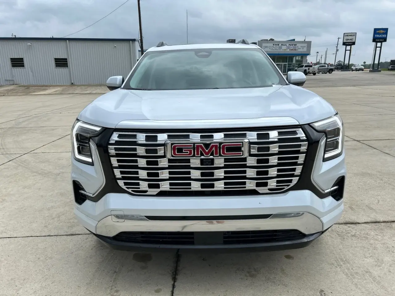 2026 GMC Terrain Denali AWD photo 5