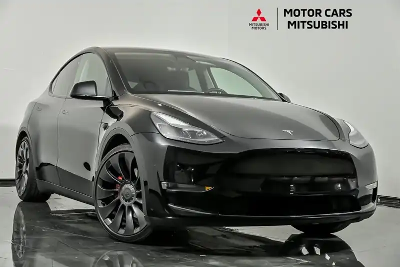 2022 Tesla Model Y Performance Dual Motor All-Wheel Drive's photo