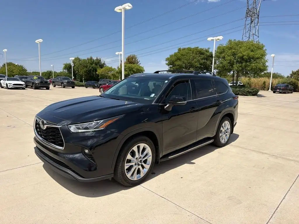 2024 Toyota Highlander Limited AWD's photo