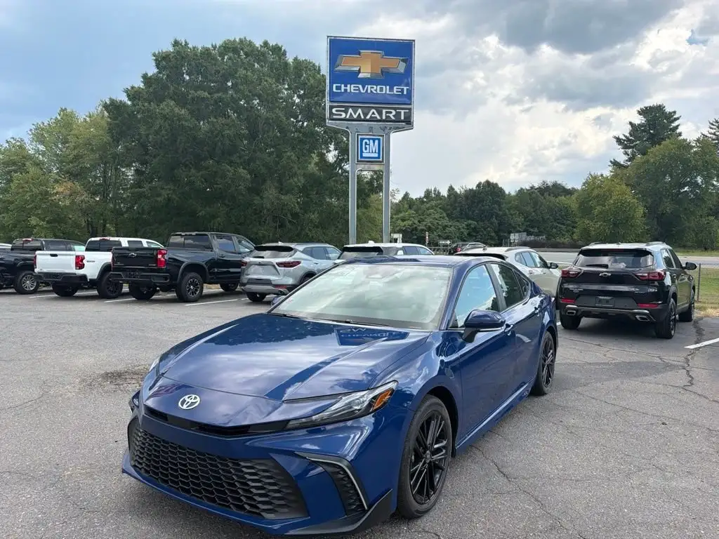 2026 Toyota Camry SE Hybrid's photo