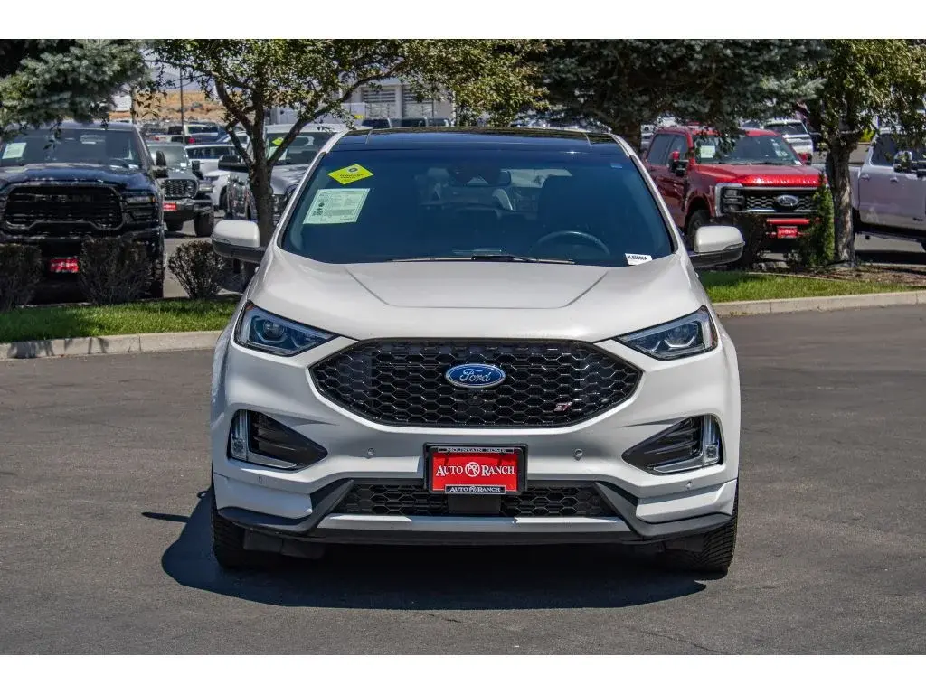 2021 Ford Edge ST AWD photo 3