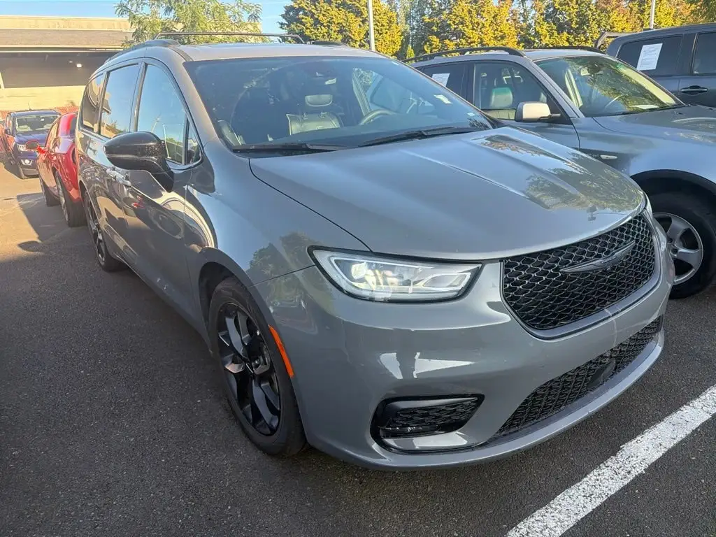 2025 Chrysler Pacifica Limited photo 1