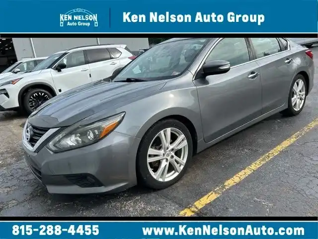 2017 Nissan Altima 3.5 SL's photo