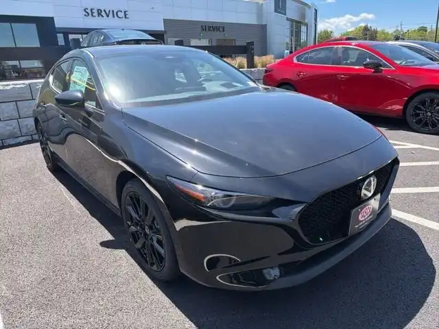 2026 Mazda CX-3 Premium MT 5-Door SKYACTIV's photo