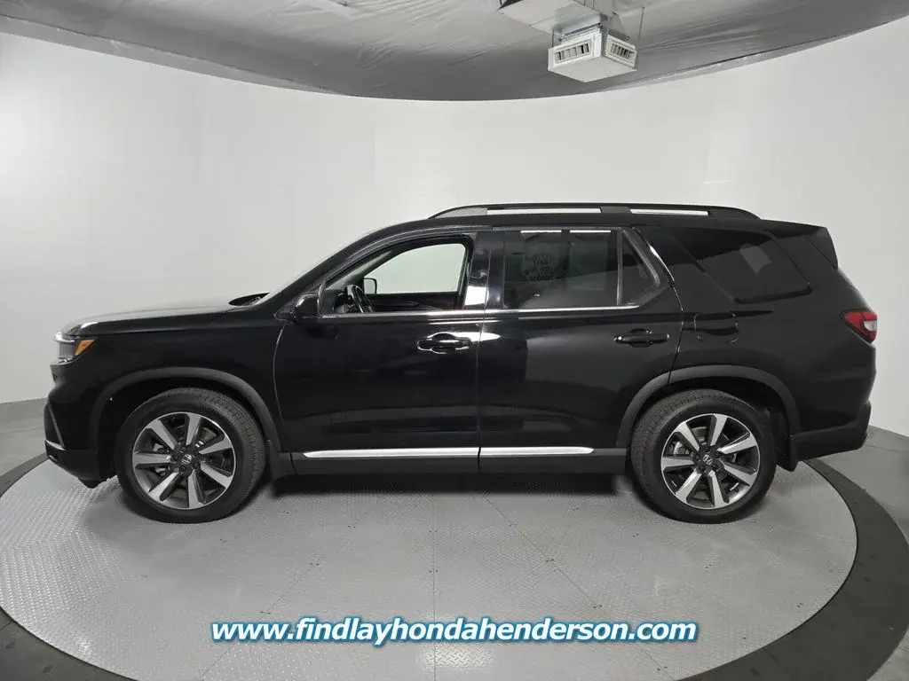 2023 Honda Pilot Elite AWD photo 3
