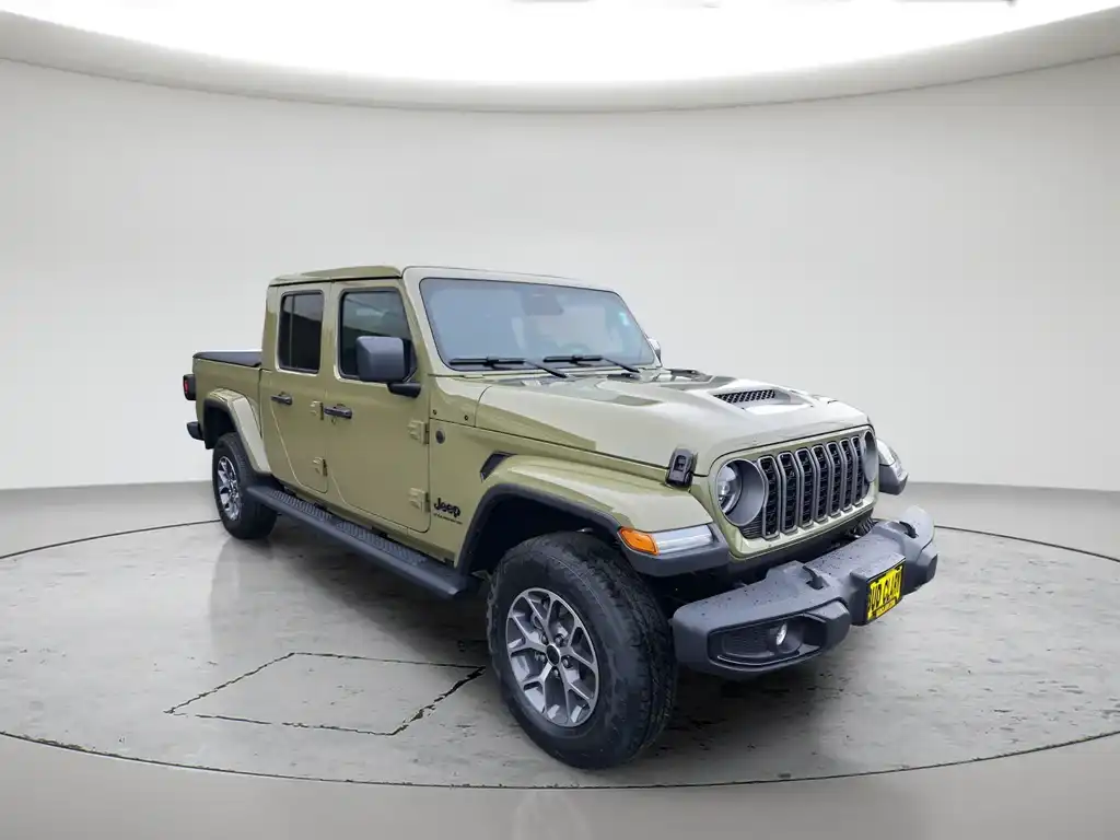 2026 Jeep Gladiator Sport S Auto's photo