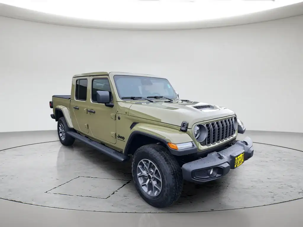 2026 Jeep Gladiator Sport S Auto's photo