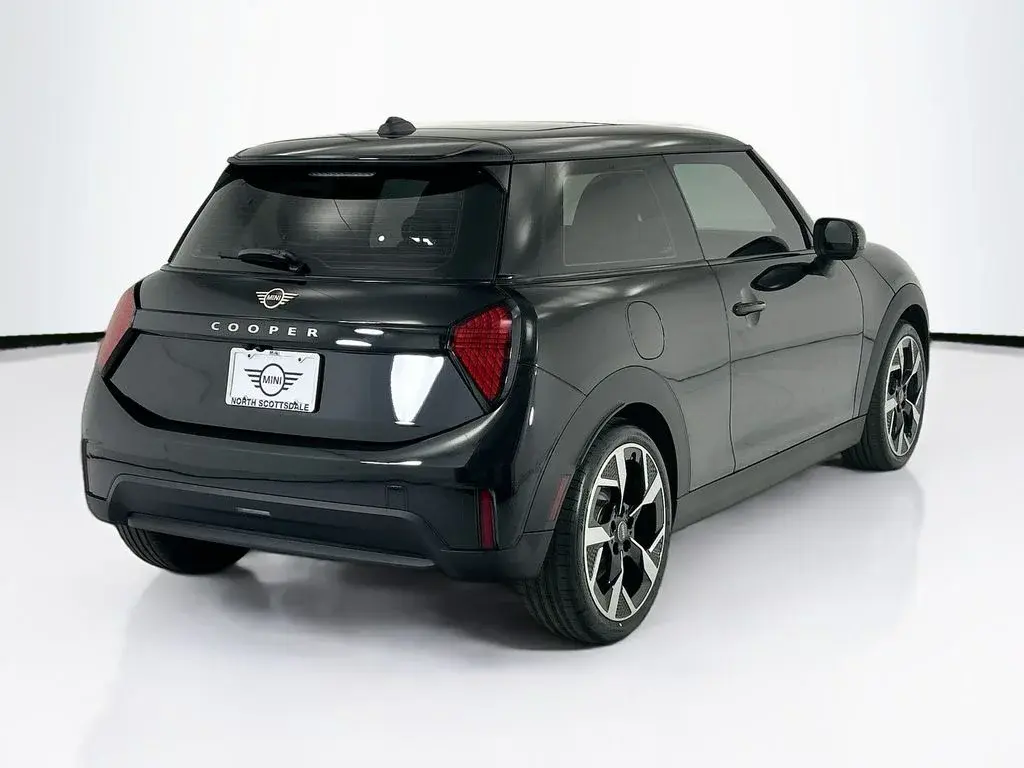 2026 MINI Hardtop Pre-Owned 2026 MINI Cooper photo 5